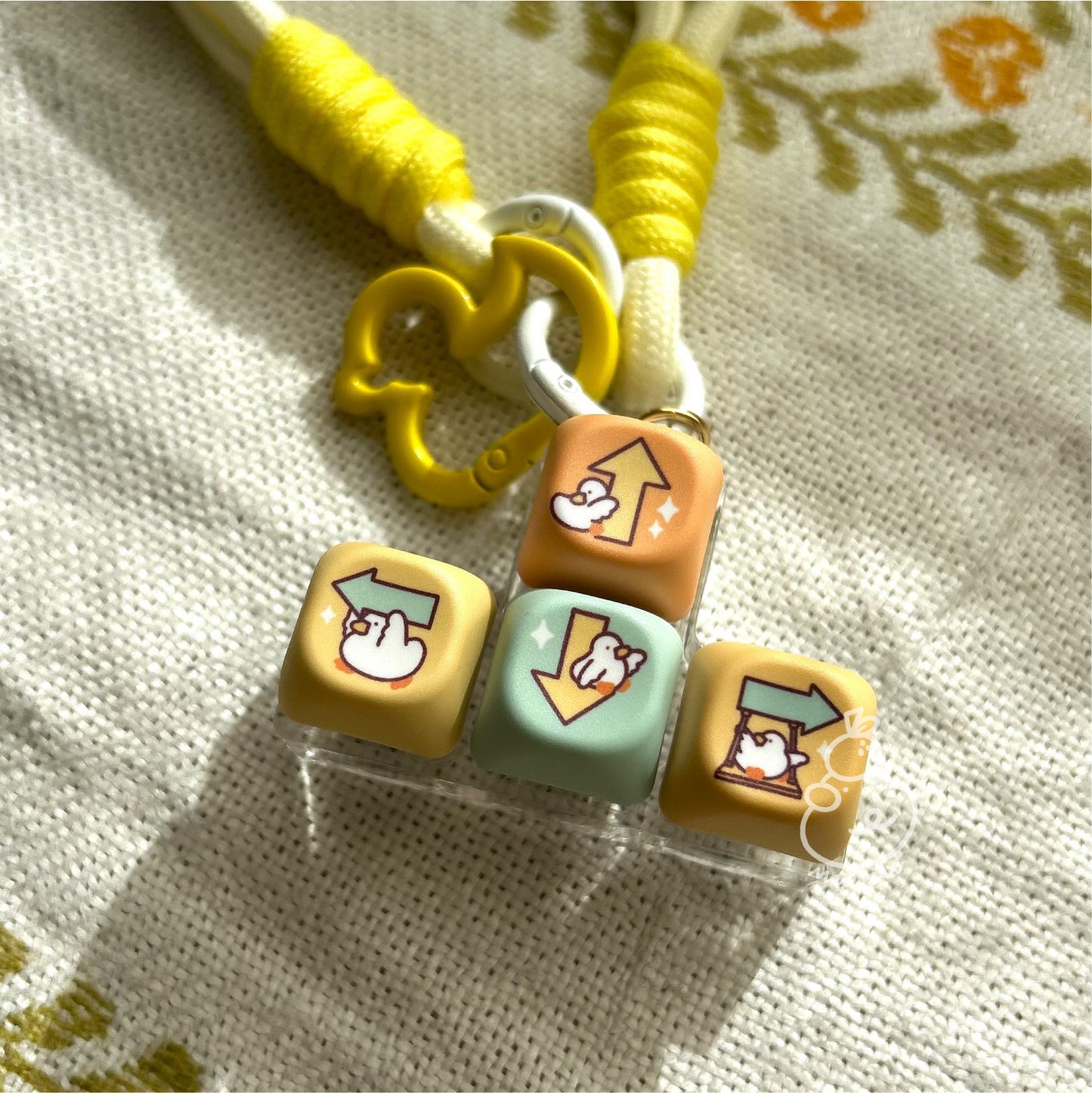 Showing The Way - 4 Buttons RGB Lights Clicky Keycap Keychain